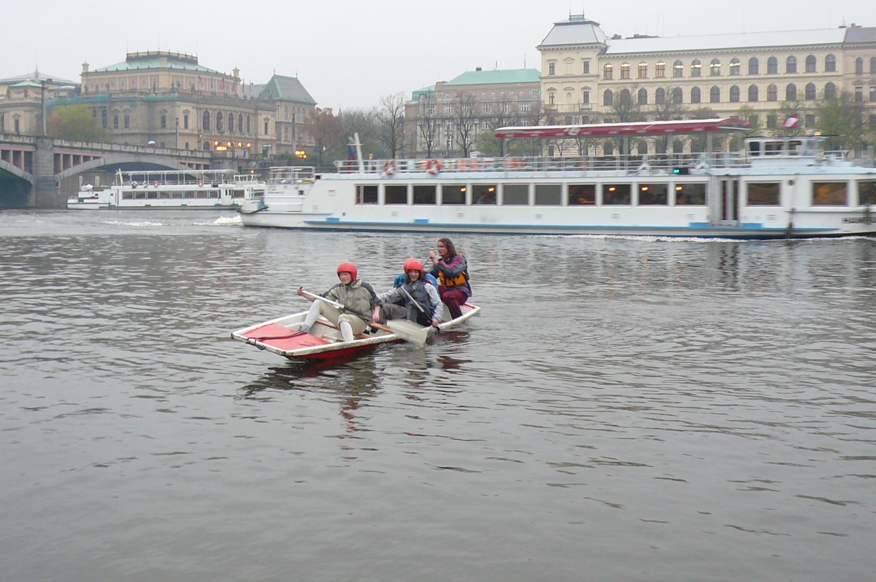 CAL 2008 04 Studna jez za vecera septa 05